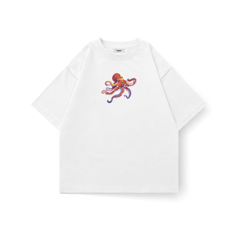 Kaihama Ocean Octopus oversized T-shirt featuring a vibrant octopus graphic on soft fabric, casual fit for everyday wear.