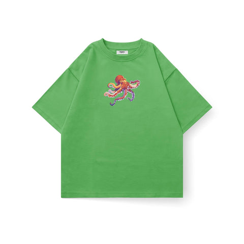 Kaihama Ocean Octopus oversized T-shirt with colorful octopus graphic on soft fabric, casual fit, ideal for relaxed everyday wear.