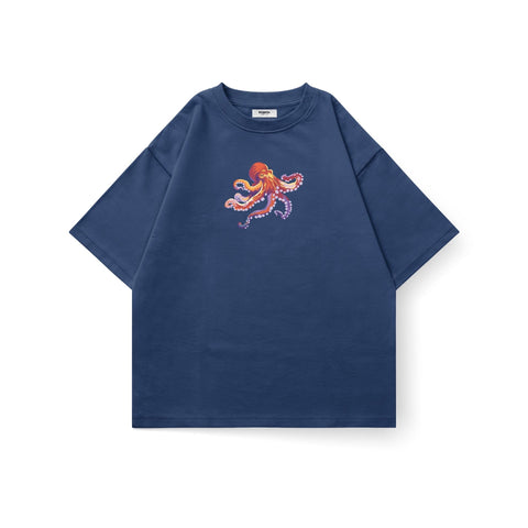 Kaihama Ocean Octopus oversized T-shirt featuring a vibrant octopus graphic on soft fabric, casual unisex fit.