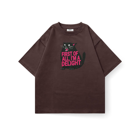 Kaihama oversized T-shirt with "First of All, I'm a Delight" slogan, relaxed fit, in soft fabric, casual streetwear style.