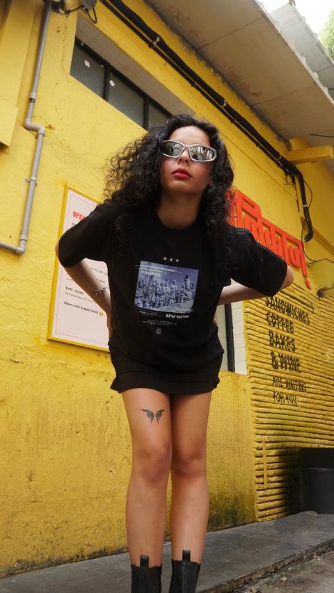 Throne by Kaihama Oversized Tshirt